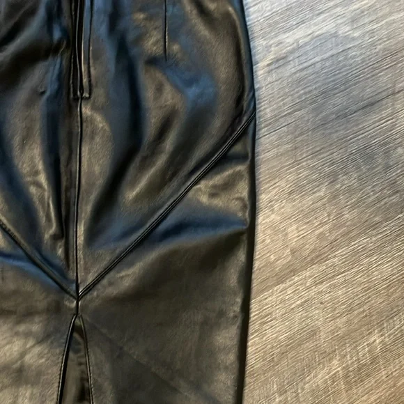 VS Genuine Leather Skirt by Victoria Secrets - Picture 12 of 12